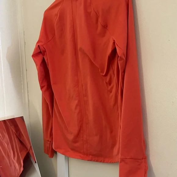 Under Armor orangish long sleeve tech shirt - Picture 3 of 3